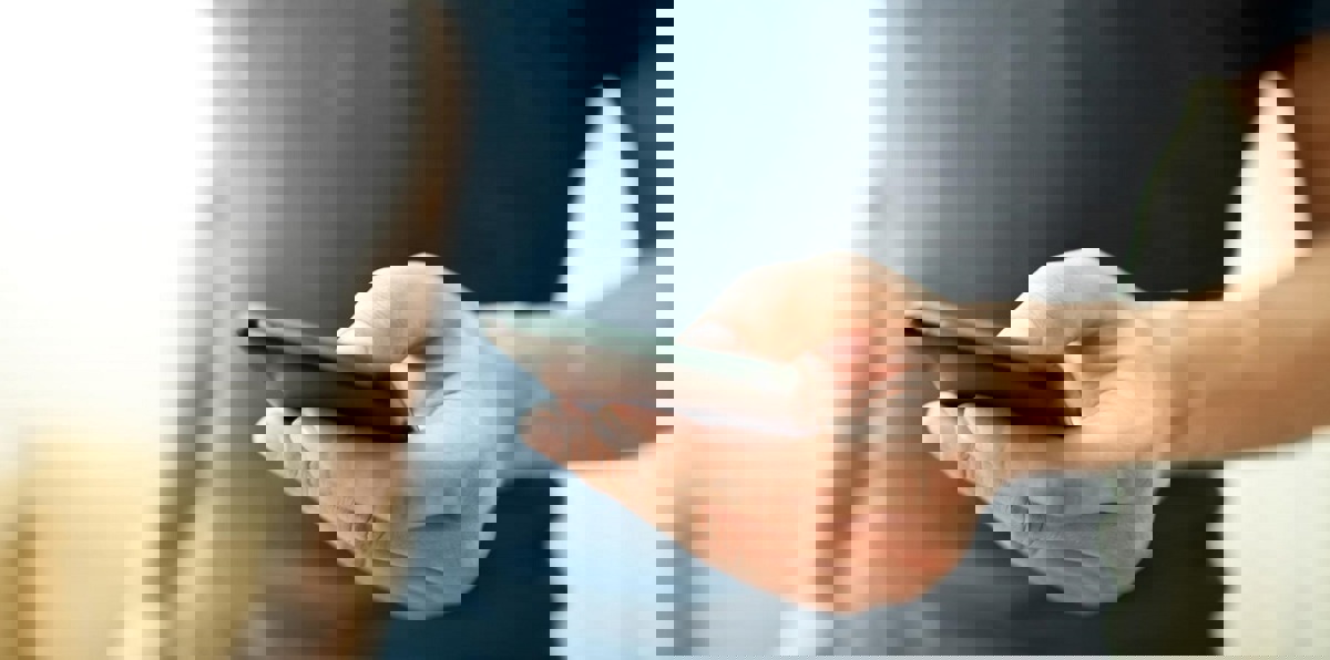 اضطراب خدمات الموبايل والإنترنت يثير استياء المصريين