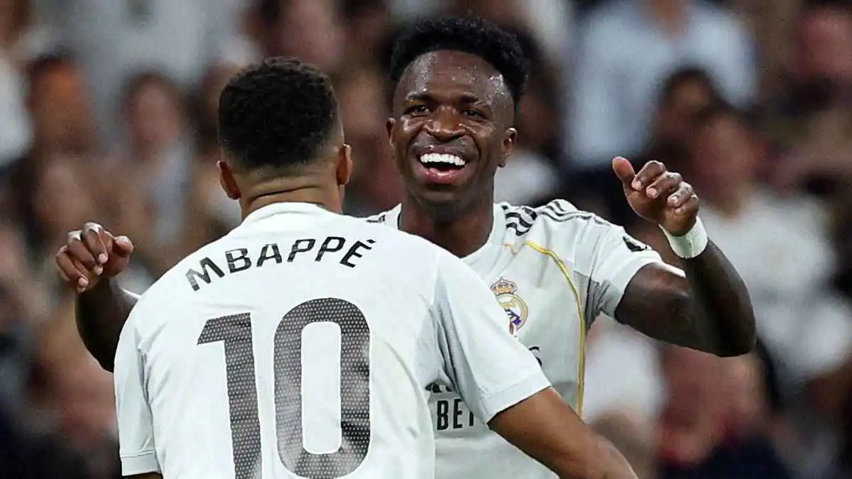 لماذا سدد فينيسيوس ضربة جزاء ريال مدريد وليس مبابي؟ (فيديو)