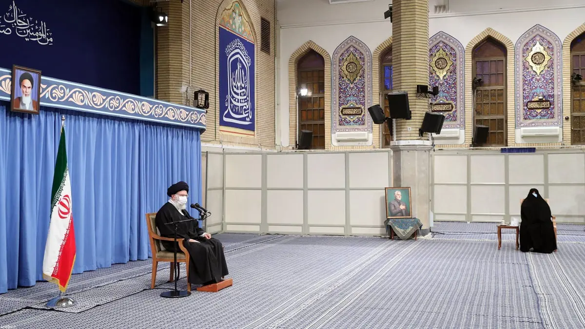 خامنئي يلتقي أسرة قاسم سليماني في أول ظهور له بعد أنباء عن تدهور صحته (صور)