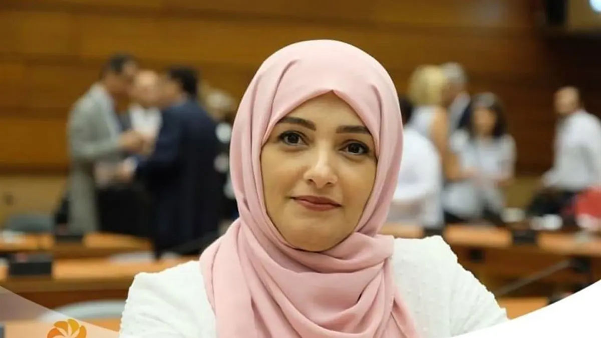 اليمنية هدى الصراري تفوز بجائزة "مارتن اينالز" لحقوق الإنسان