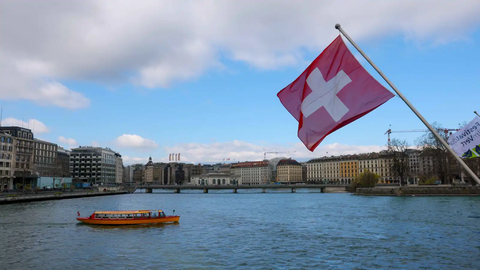 التزاما بقانون الحياد.. سويسرا تعلق صادرات الأسلحة إلى الولايات المتحدة