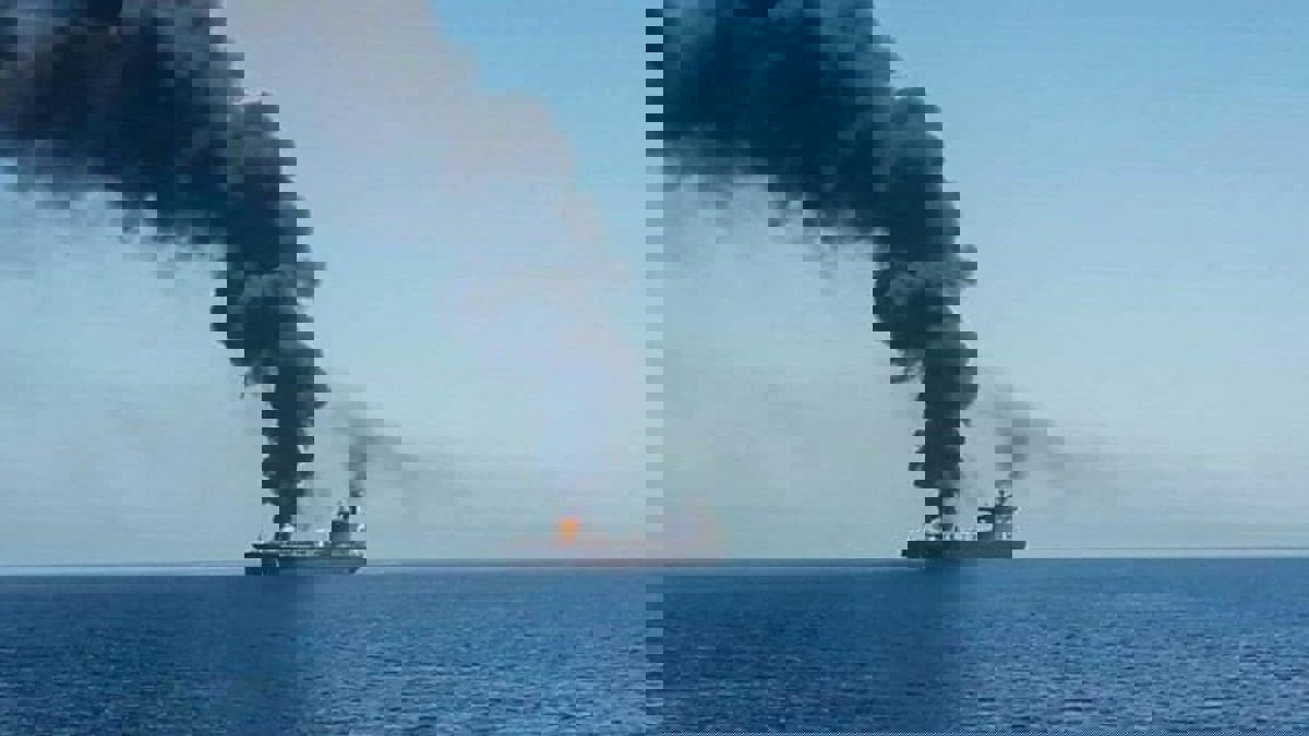 موقع عبري: السفينة الإسرائيلية المستهدفة قرب ميناء الفجيرة أصيبت بأضرار طفيفة