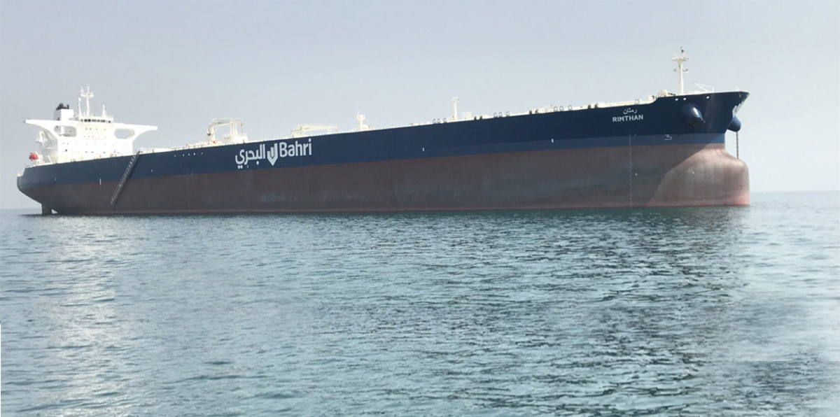 قرار من "أرامكو" بشأن شحنات النفط الخام عبر باب المندب