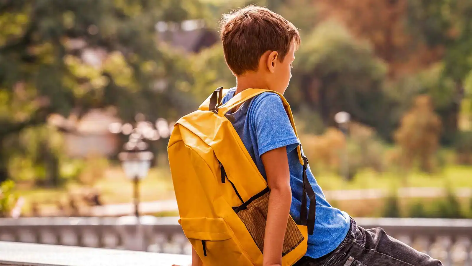 السرديات الخفية.. كيف تشكّل معتقدات طفلك وسلوكياته مدى الحياة؟