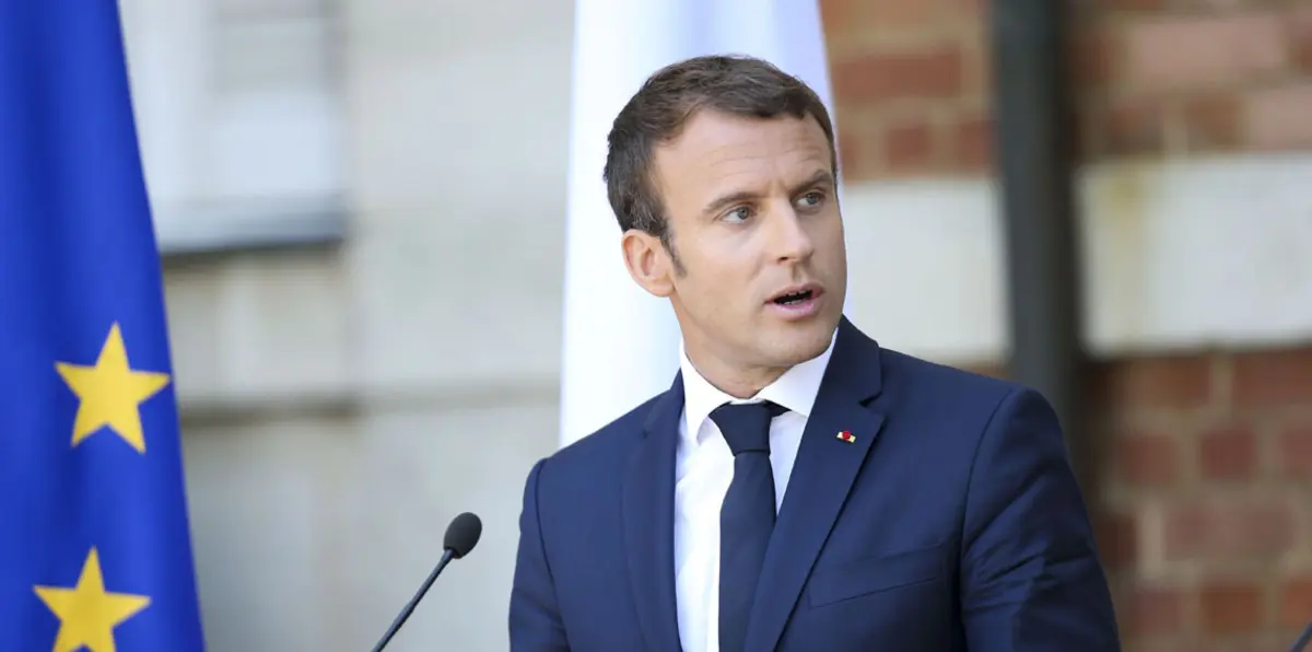 ماكرون: بولندا تعزل نفسها عن أوروبا