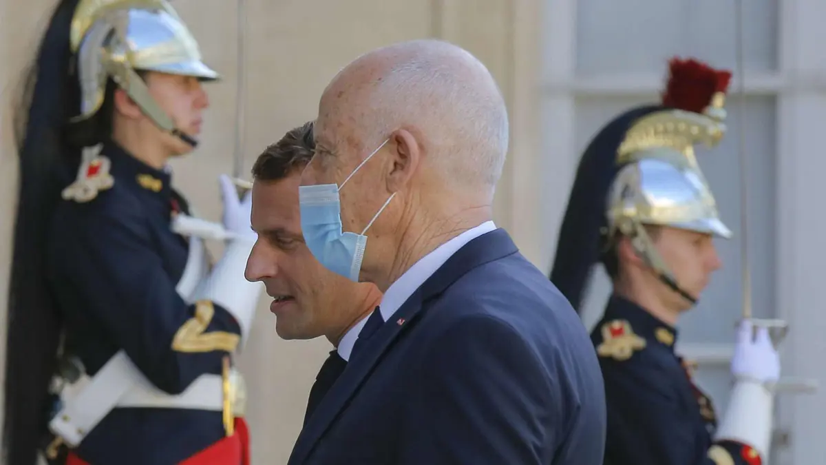 الرئاسة التونسية تعلق على عدم التزام قيس سعيد بالحجر الصحي بعد زيارة فرنسا