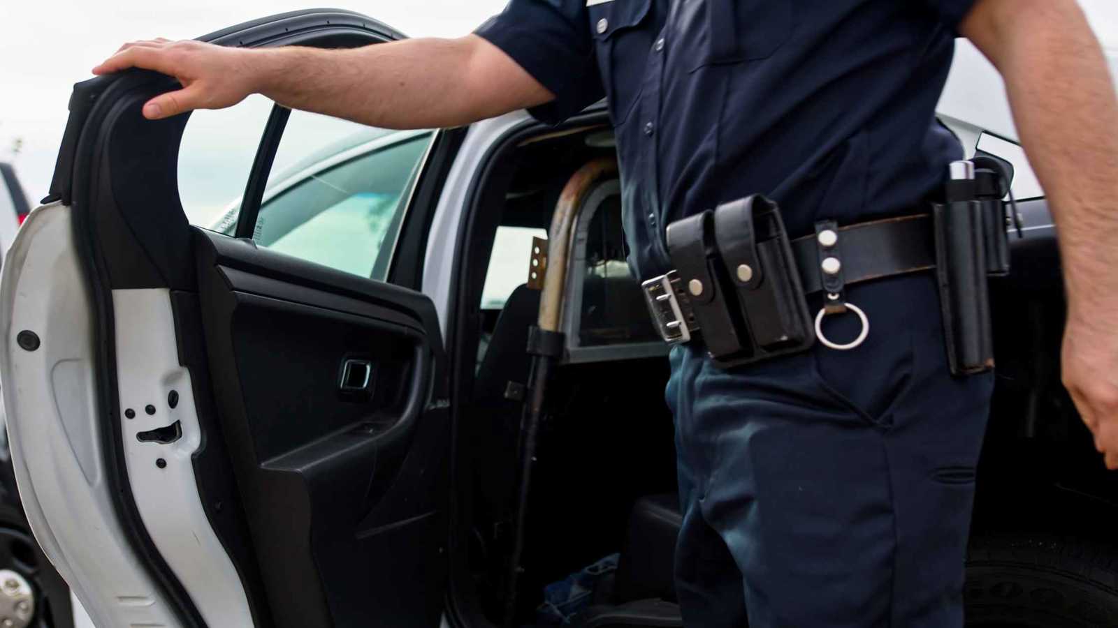 تركيا.. اعتقال امرأة اعتدت على فتاة بسبب "تنورتها القصيرة"