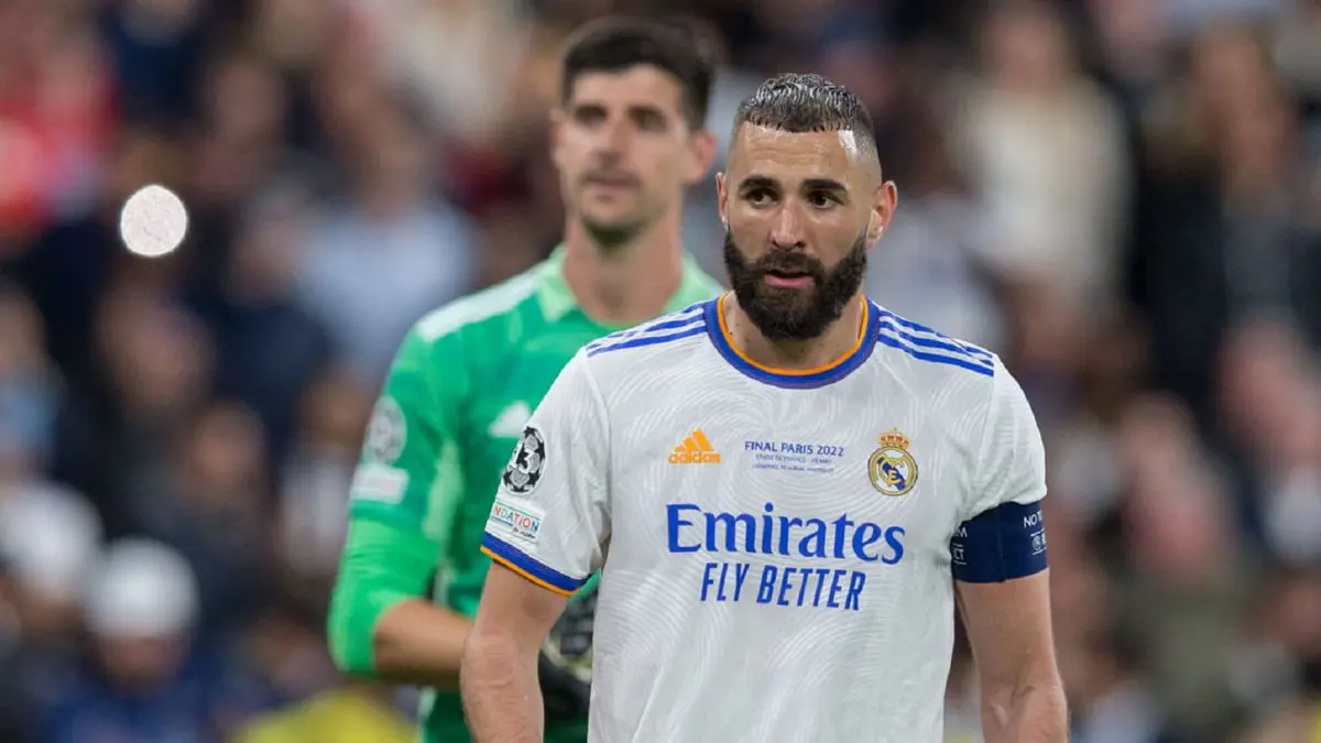 بنزيما ودي بروين وكورتوا يتنافسون على جائزة أفضل لاعب في أوروبا