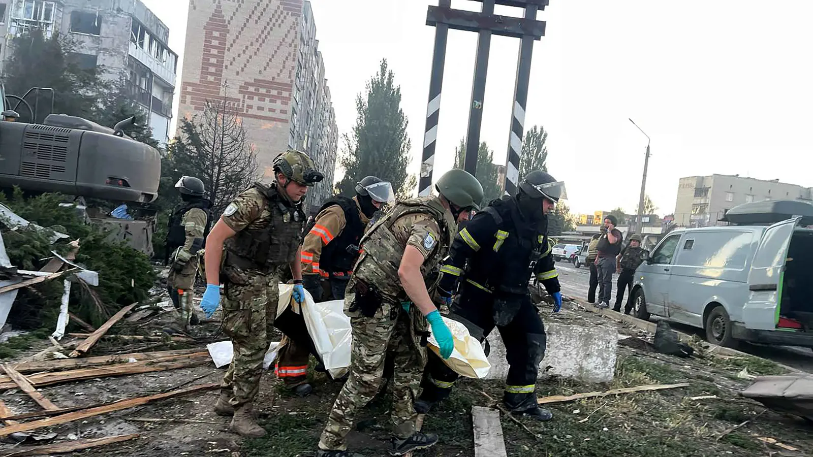 قتيلان وعشرات الجرحى في قصف روسي مكثف على دوبروبيليا الأوكرانية