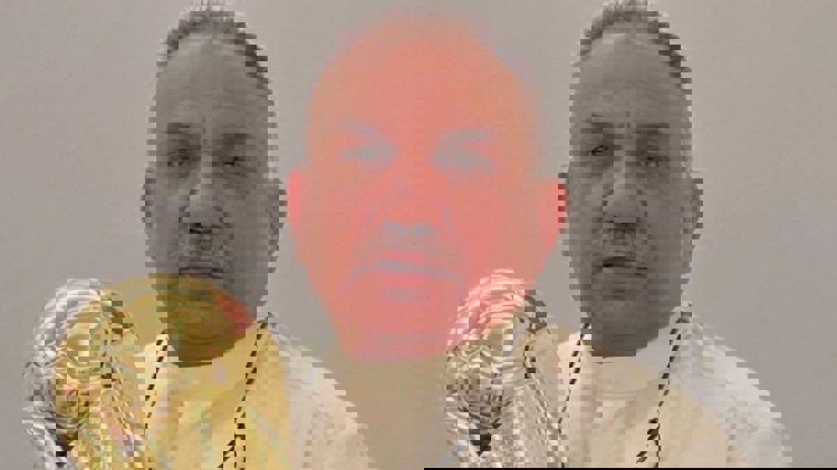 فيديو اعتداء علي مندني إداري العربي على طبيب نادي السيب (شاهد)