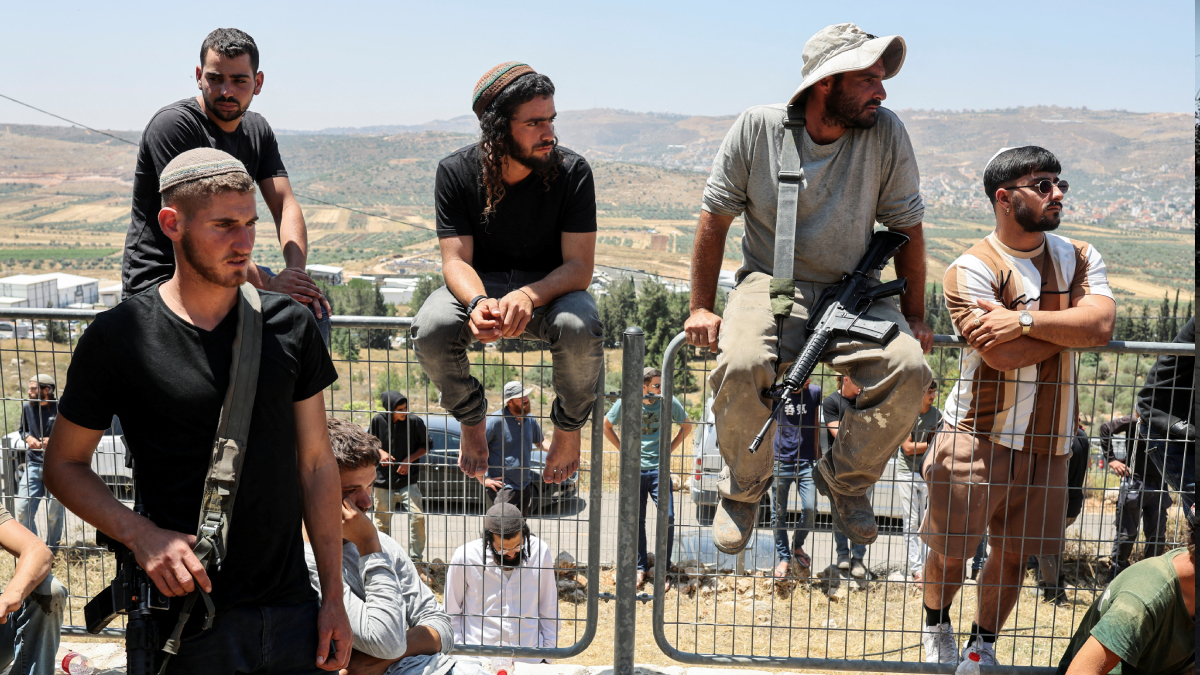 بعد ترمسعيا.. مستوطنون يتجهزون لاقتحام قرية سنجل برام الله