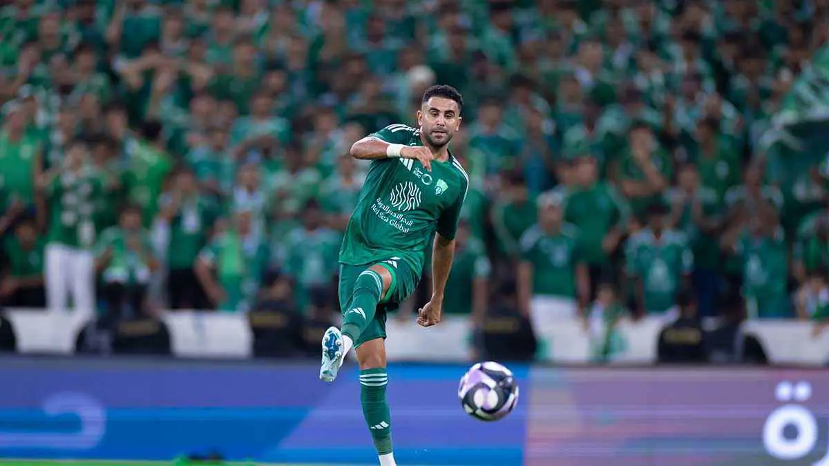 بهذا الوزن صعب يلعب.. خالد الشنيف يهاجم رياض محرز (فيديو)