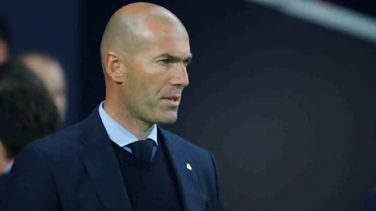رد مثير من زيدان على العودة لتدريب ريال مدريد (فيديو)