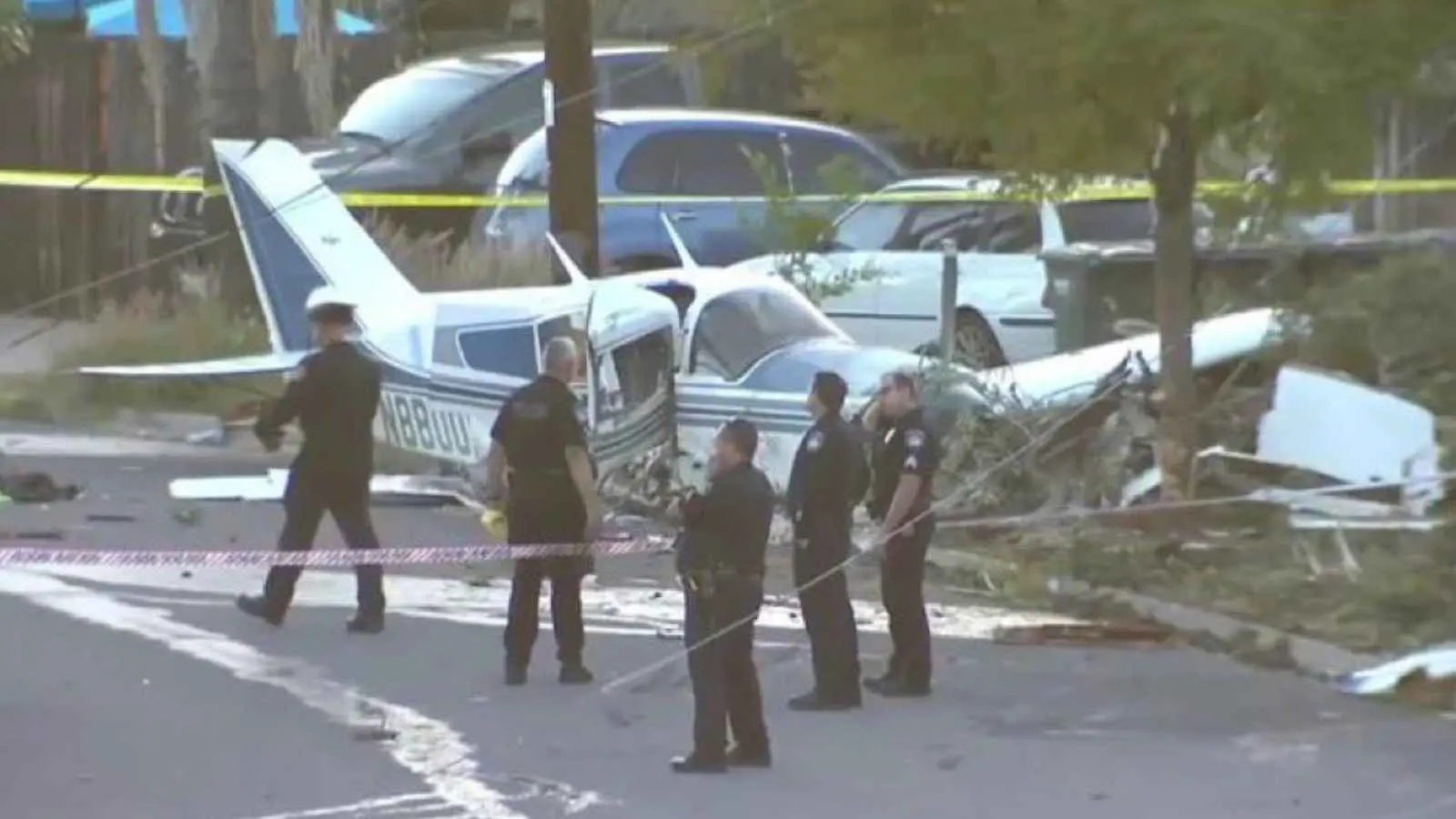 تحطم طائرة صغيرة في كاليفورنيا واصطدامها بمنازل (فيديو)