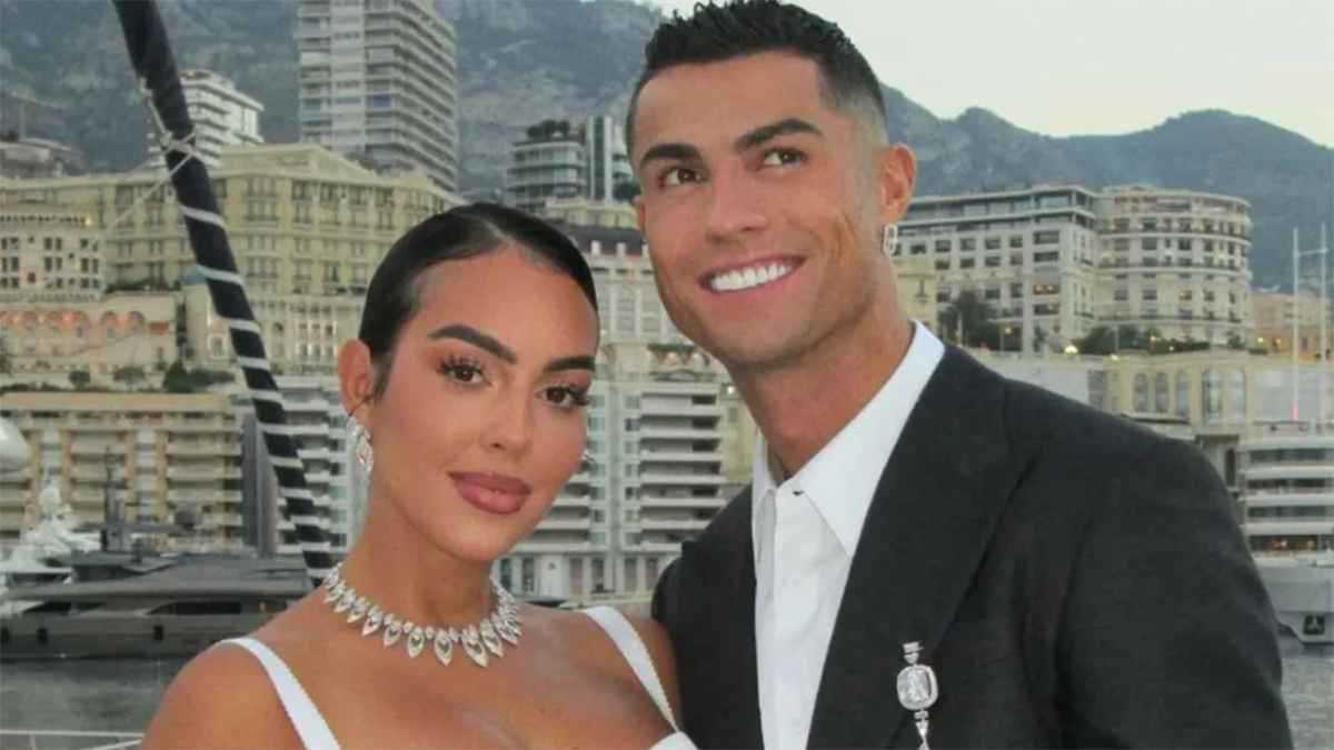 في متجر أم ملهى ليلي.. كيف بدأت قصة حب كريستيانو رونالدو وجورجينا؟