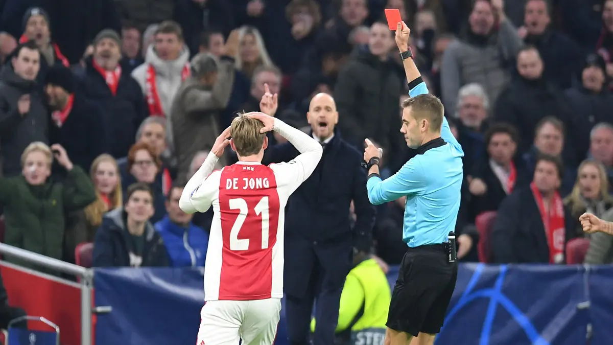 مارك أوفر مارس مدرب أياكس يوجه نصيحة لنادي برشلونة بشأن فرينكي دي يونغ وماتياس دي ليخت