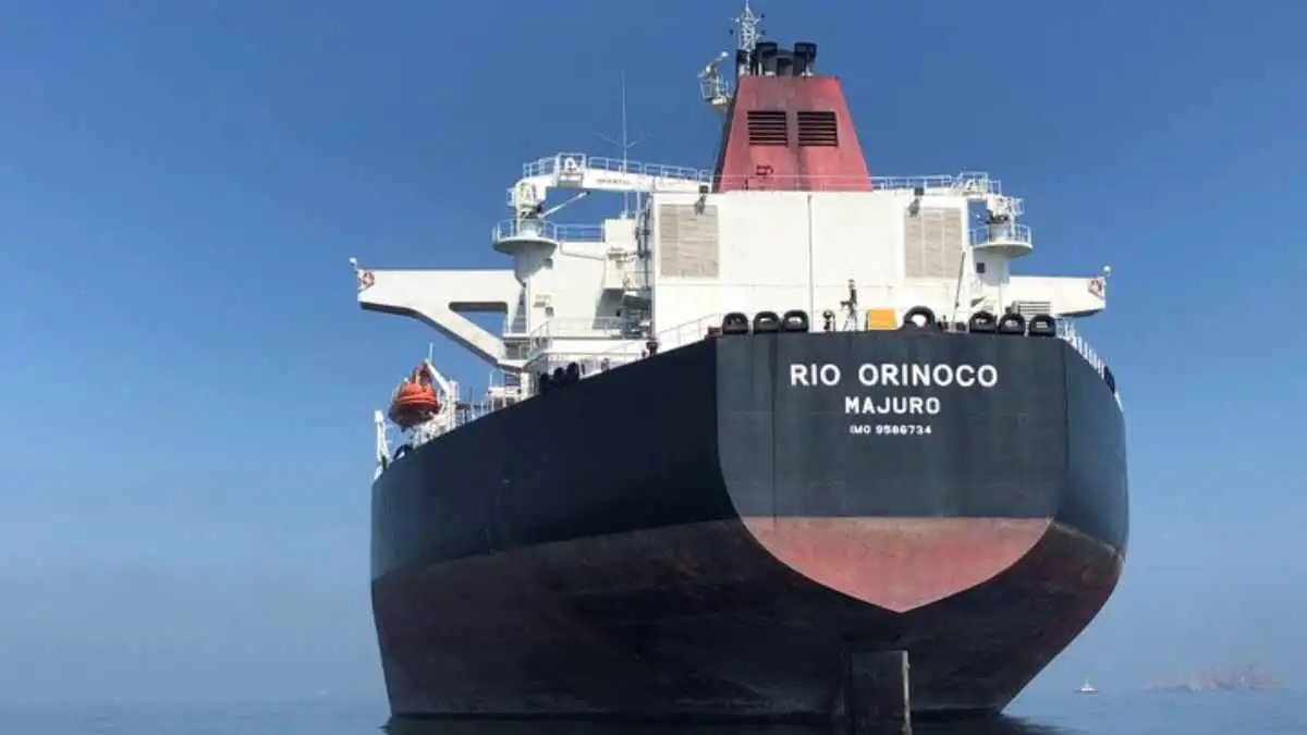 واشنطن تصعّد.. أسطول فنزويلا النفطي يدخل قائمة الأهداف الأمريكية