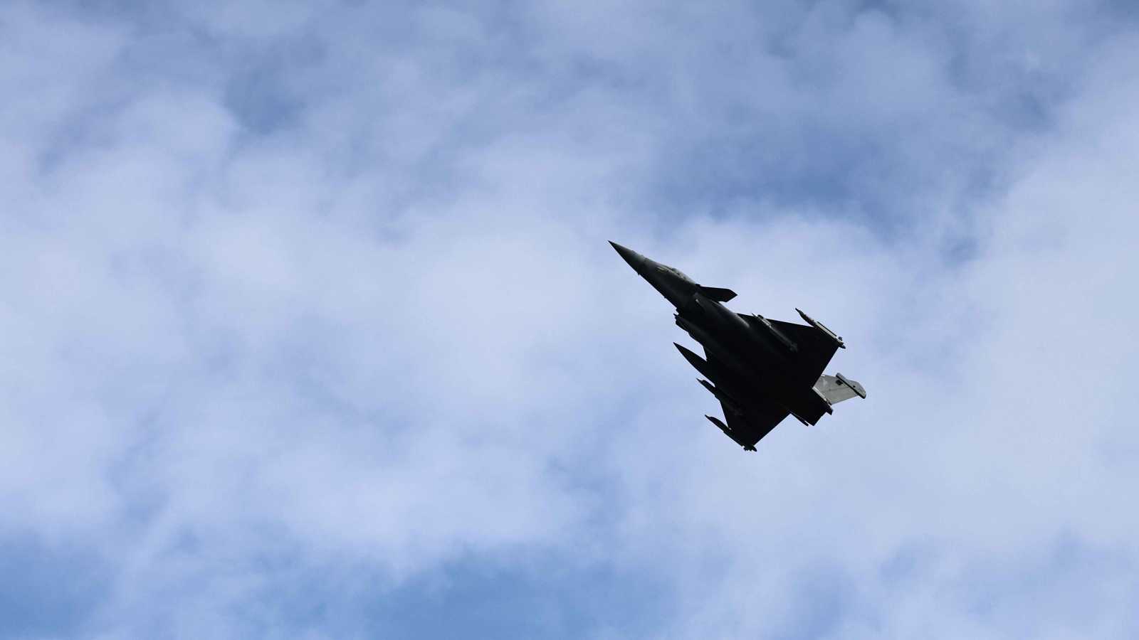 توتر فوق السحاب.. أجسام غامضة تُحيي شبح الحرب الباردة في أوروبا