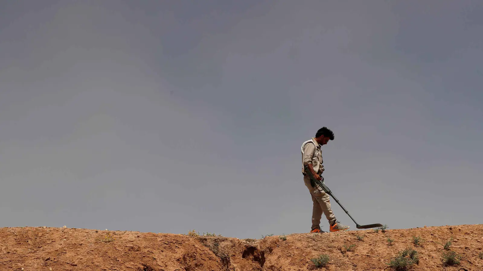 سوريا.. مقتل 4 أشخاص في انفجار لغم بريف منبج