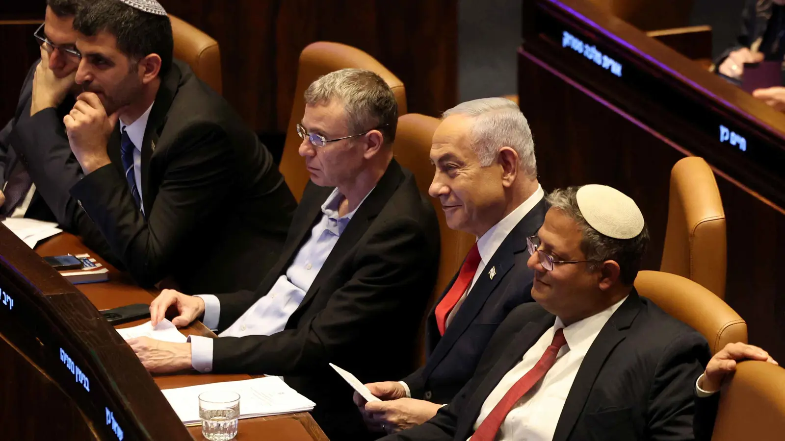 مفضلاً الاستقالة.. لماذا يصر بن غفير على رفض اتفاق غزة؟ (فيديو إرم)