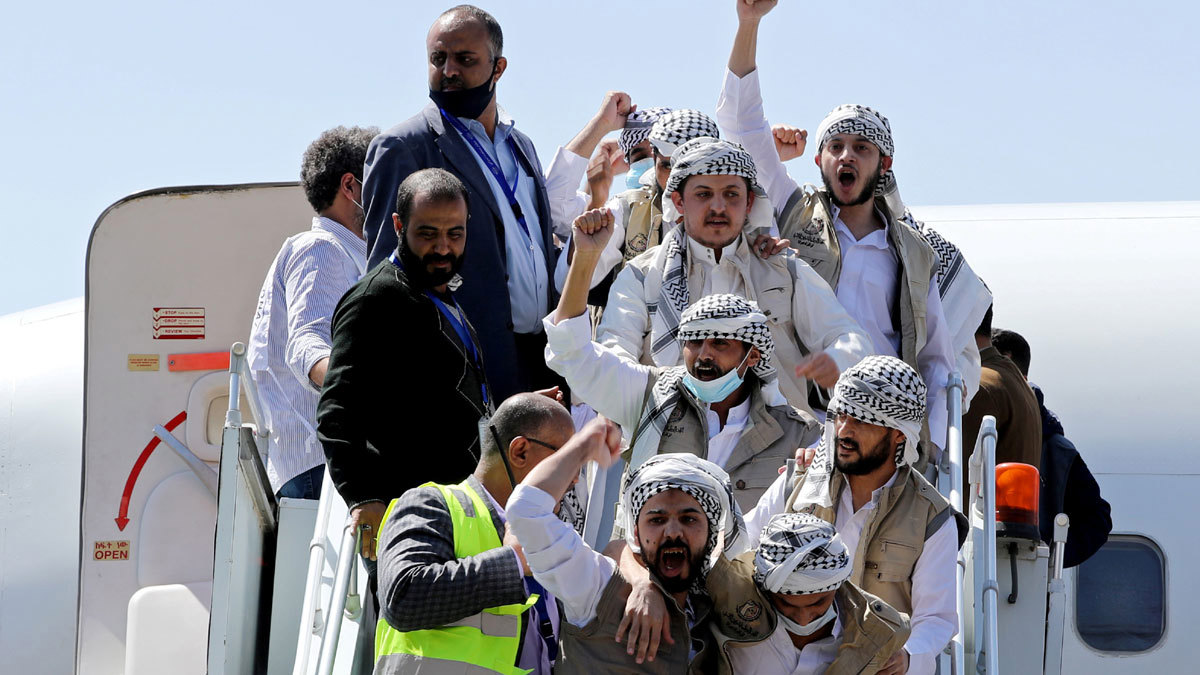 اليمن.. استكمال تبادل الأسرى الجمعة والحكومة تؤكد وجود "انتهاكات كبيرة"