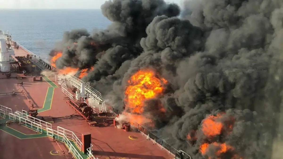 بعد تعرضها لانفجار قبالة جدة.. ناقلة النفط الإيرانية "سابيتي" تبدأ التحرك باتجاه مياه الخليج