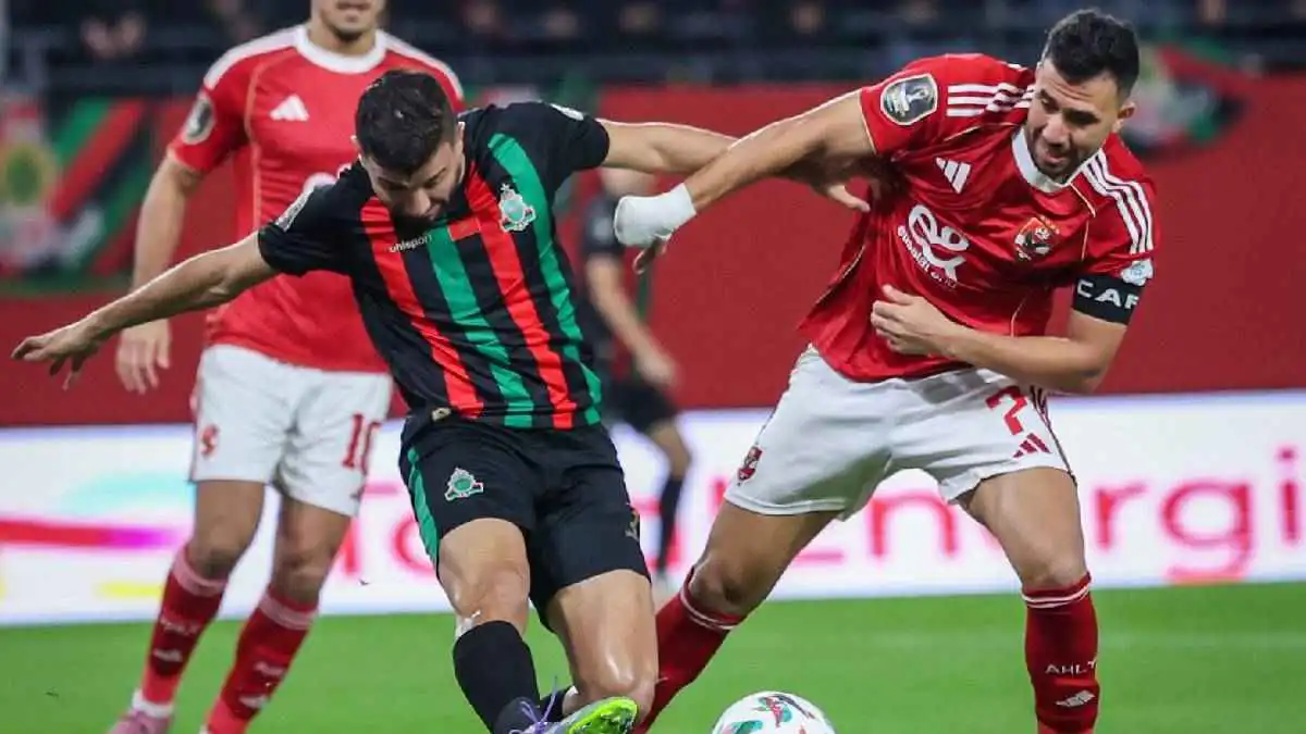 خبير عالمي: ركلة جزاء الجيش الملكي ضد الأهلي غير صحيحة.. وقرار الحكم خاطئ