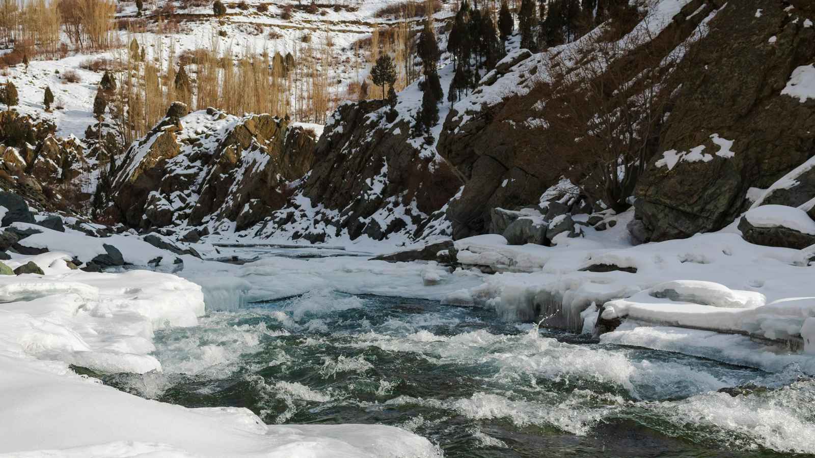 تسارع ذوبان الأنهر الجليدية يهدد مستويات البحار والمياه العذبة