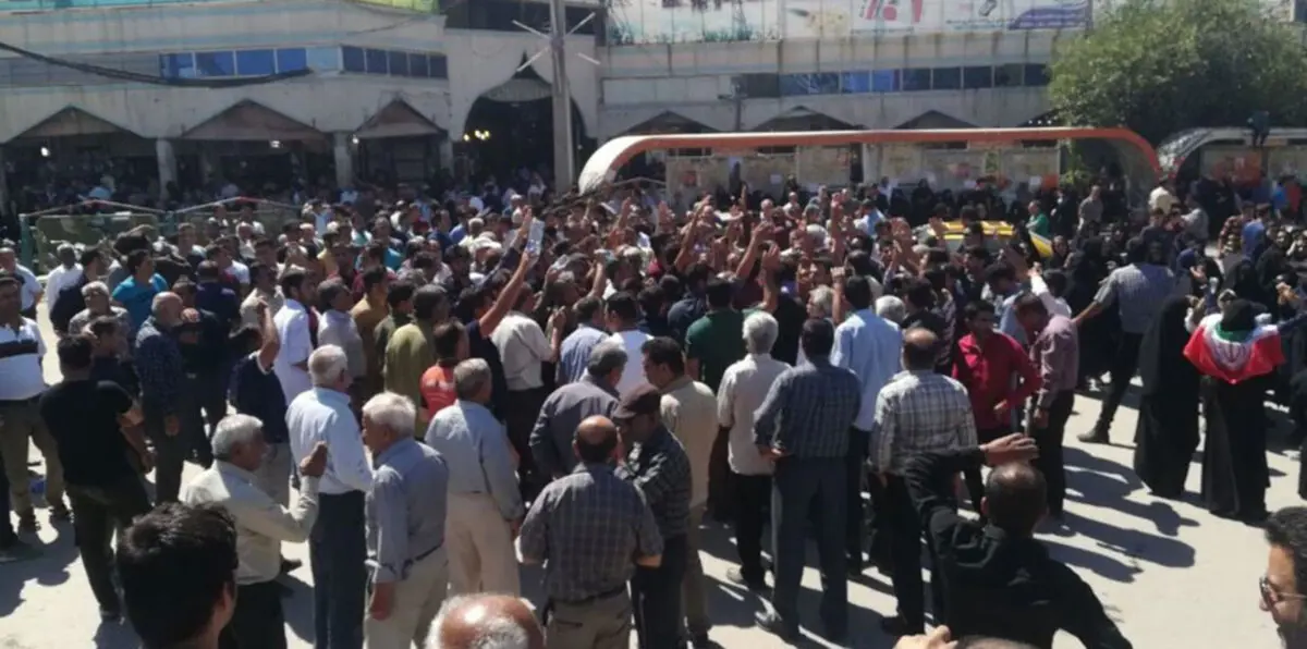 مقتل محتج واعتقال العشرات بعد مواجهات مع الأمن جنوب إيران