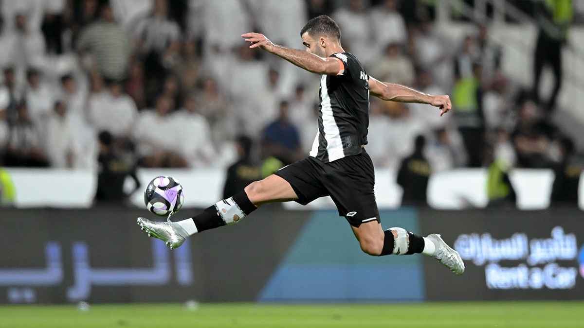 4 أسباب مهمة.. ما سر تعاقد الهلال مع عبد الرزاق حمدالله بشكل مفاجئ؟