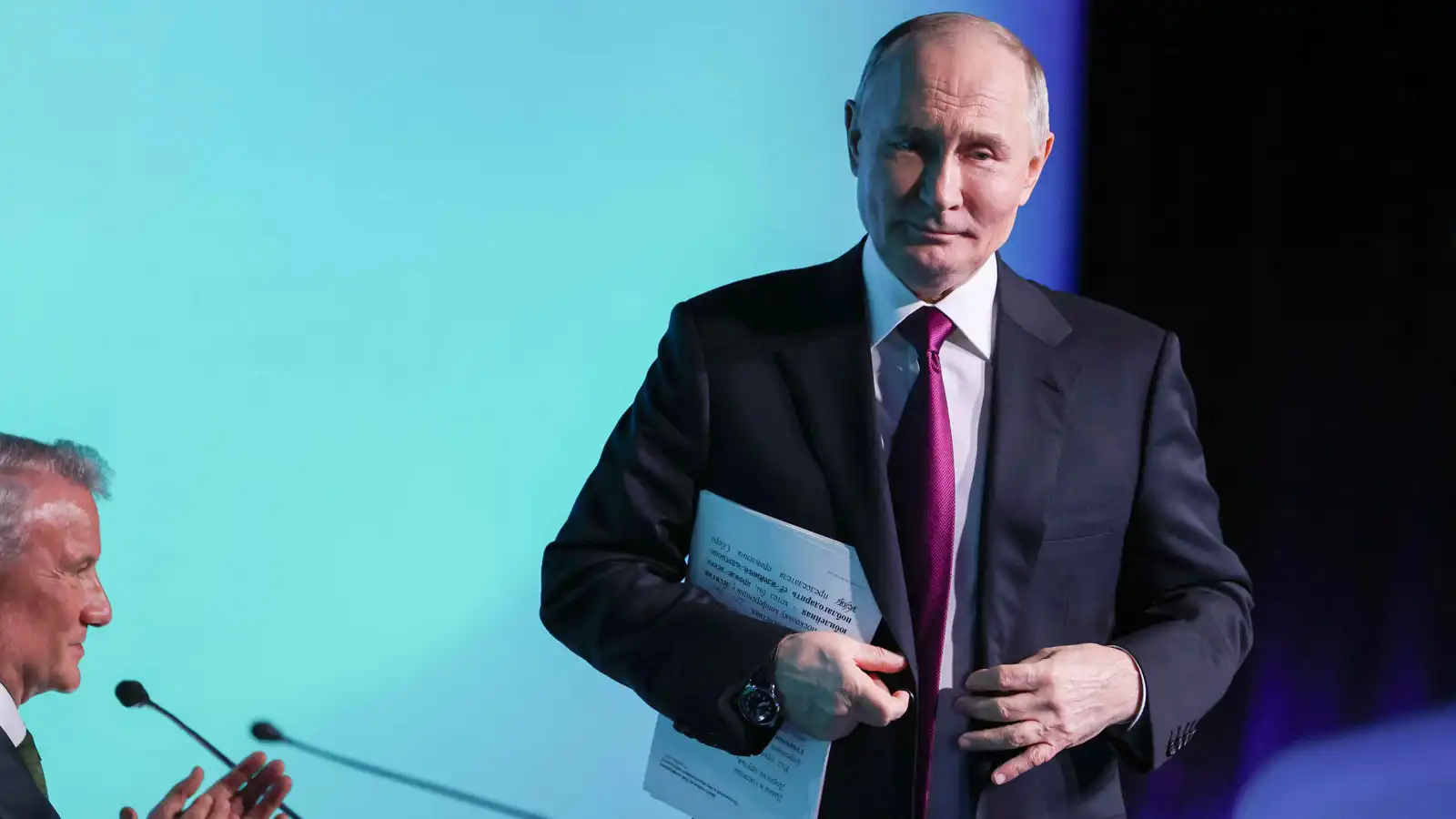 بوتين يصل قرغيزستان في زيارة رسمية