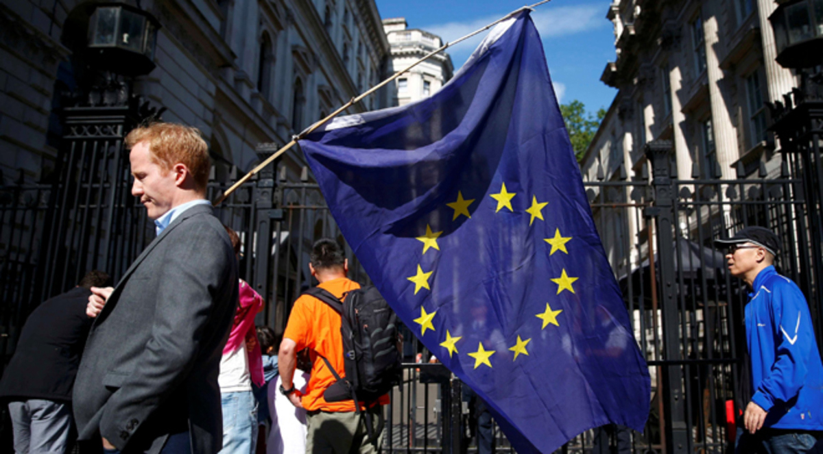 الاتحاد الأوروبي يطالب بريطانيا بتسريع رحيلها