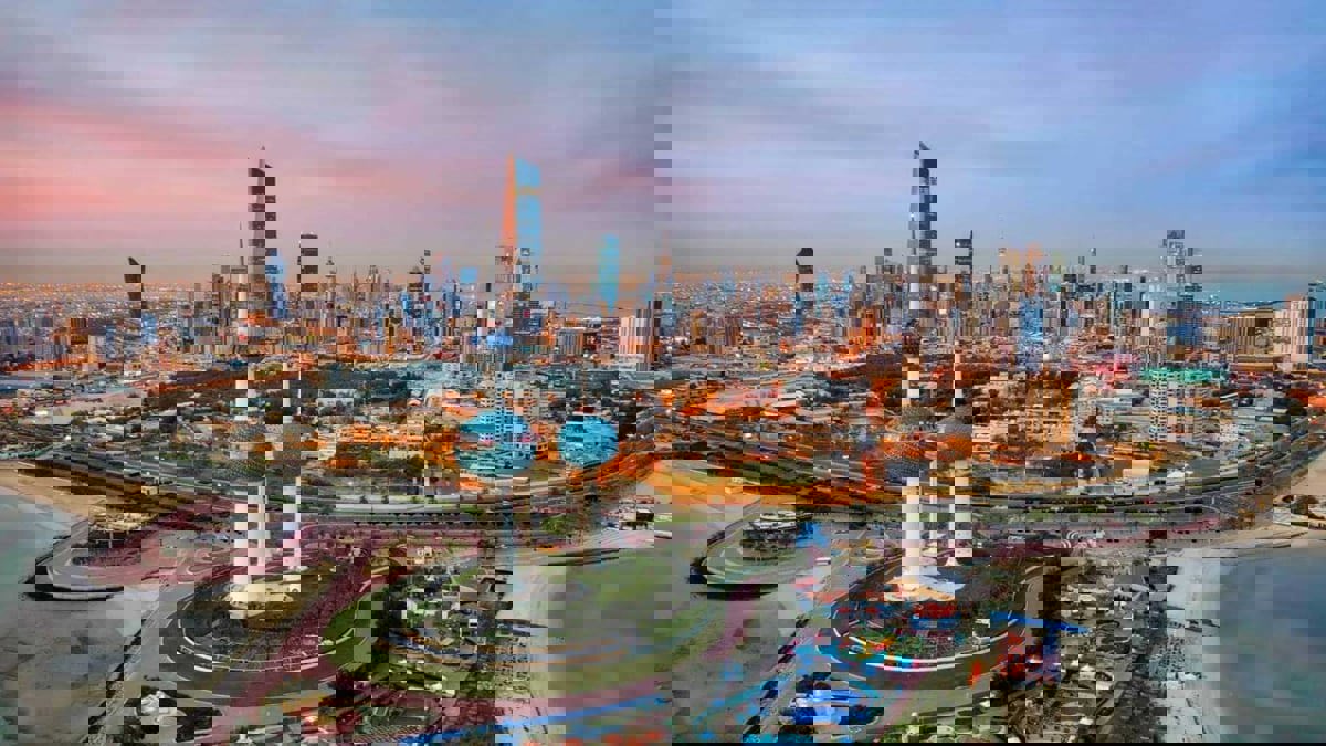 الكويت تبحث إجراءات لتخفيف أزمة السيولة في ظل تعثر الإصلاحات