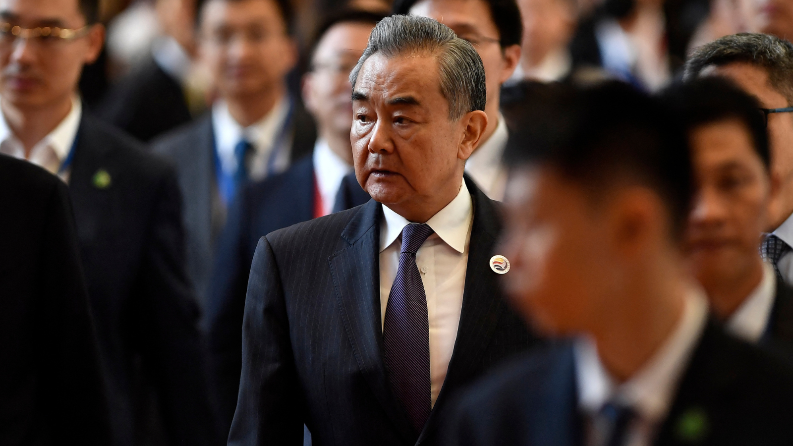 ما دور فرنسا في المشاورات الصينية مع الاتحاد الأوروبي؟