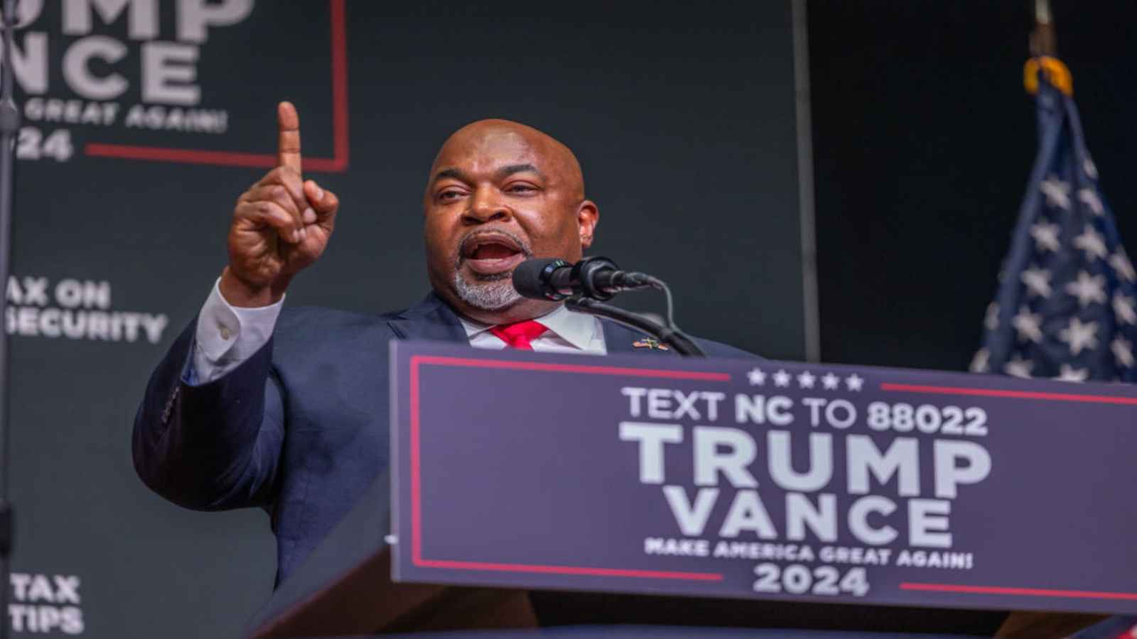 "النازي الأسود".. فضيحة جنسية تلاحق مرشحًا جمهوريًا لولاية أمريكية