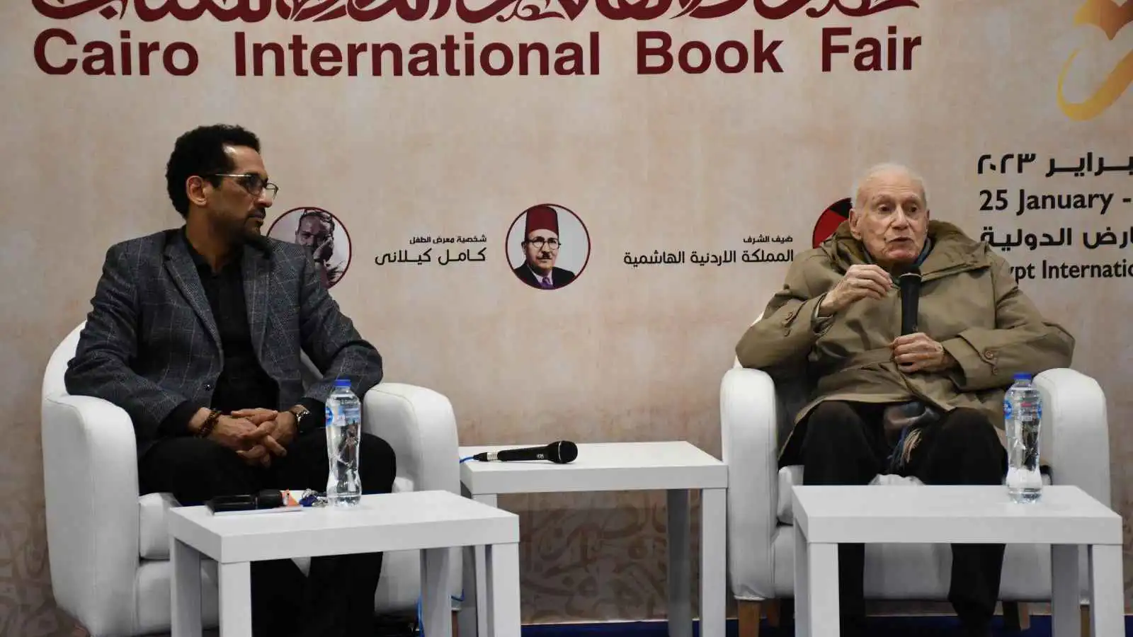 الراحل محمد عبد المطلب يتحدث في مؤتمر القاهرة للكتاب