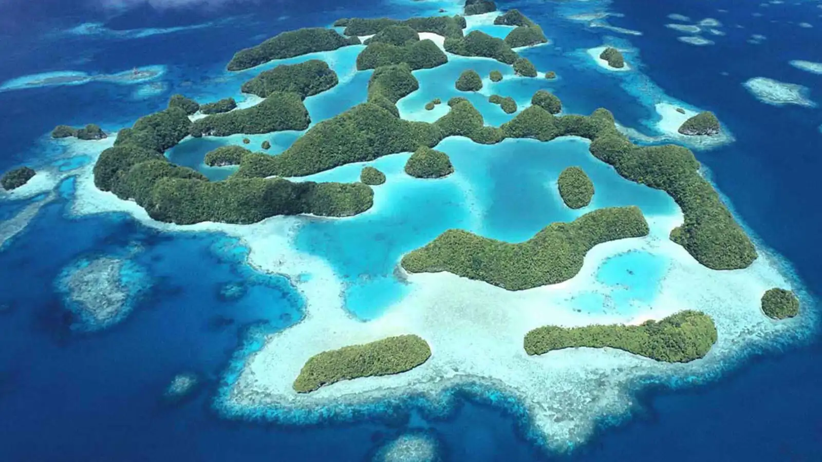 جزر ميكرونيزيا.. صراع نفوذ جديد بين واشنطن وبكين في المحيط الهادئ