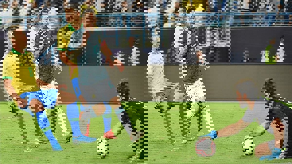 بعد تصرفه مع تيتي.. تياغو سيلفا يوجه انتقادات شديدة لليونيل ميسي