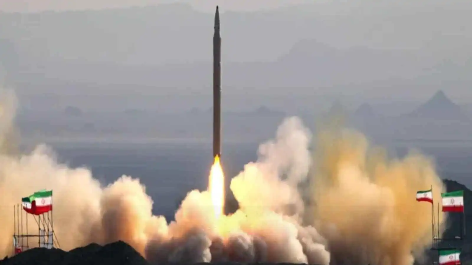 الحرس الثوري: تقييد مدى الصواريخ يتم فقط بتوجيهات خامنئي