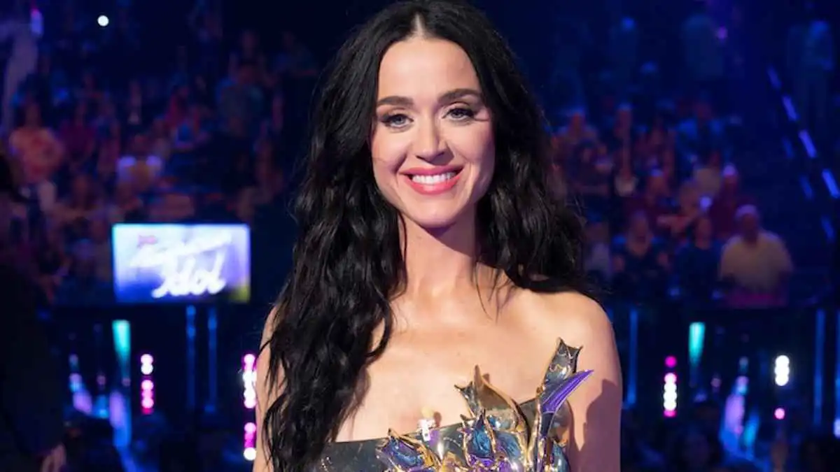 لحظات تحبس الأنفاس.. كاتي بيري تنجو من حادث مرعب (فيديو)