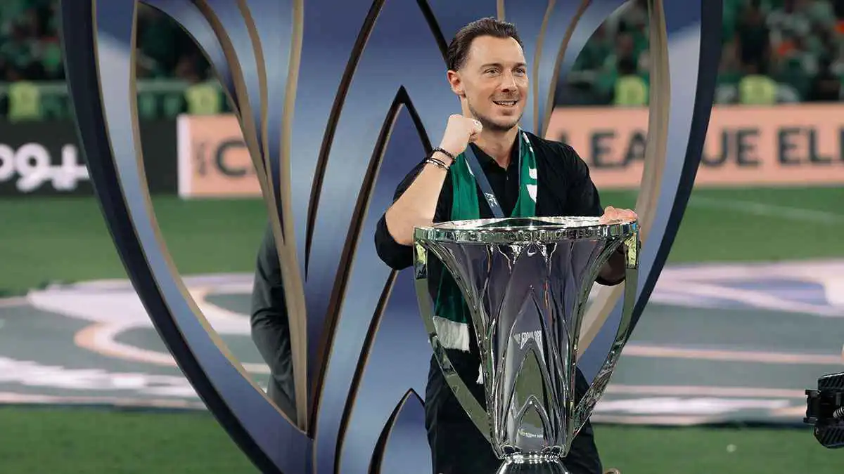 نجاحه الحقيقي يكون بلقب محلي.. محمد سالم يصدم يايسله (فيديو)