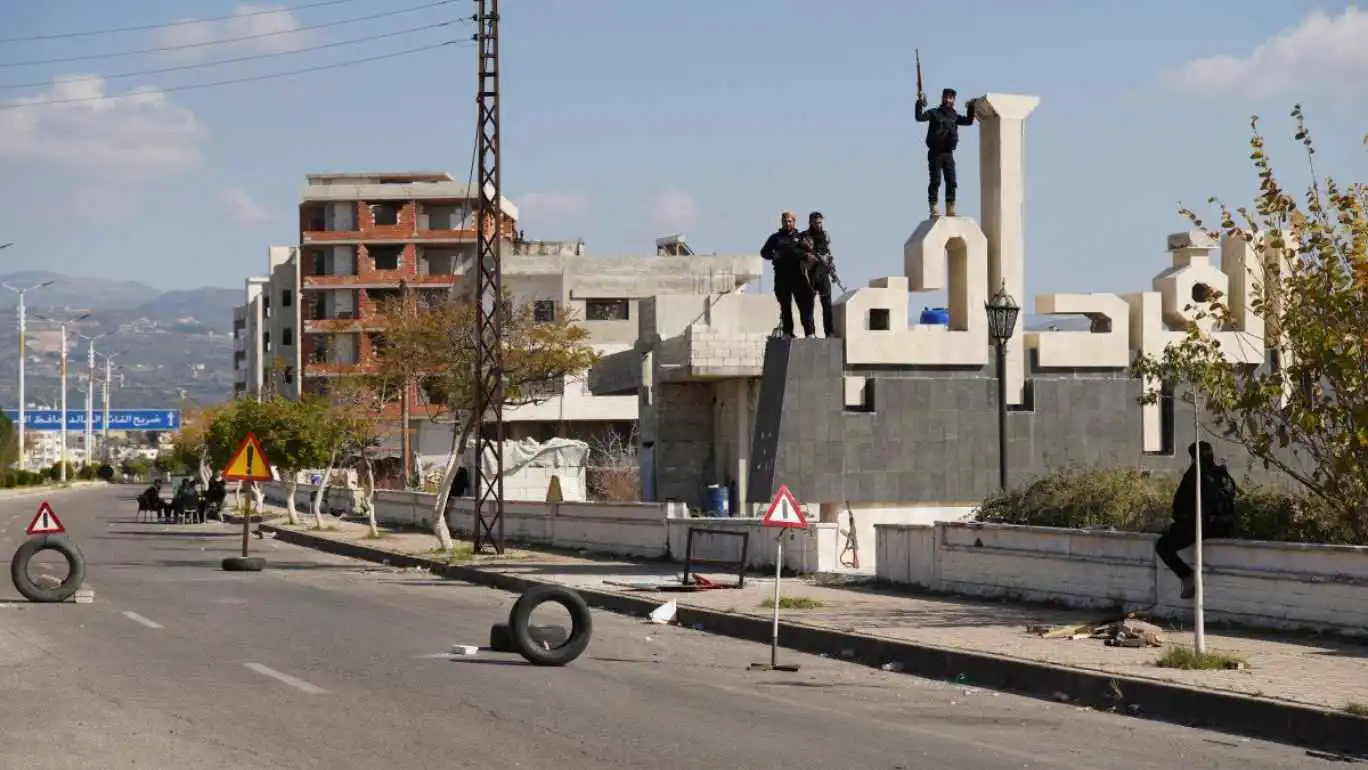 "عرين الأسد" بين زمنين وسلطتين.. القرداحة تبحث عن نفسها بعيداً عن "المُتخيّل"‎