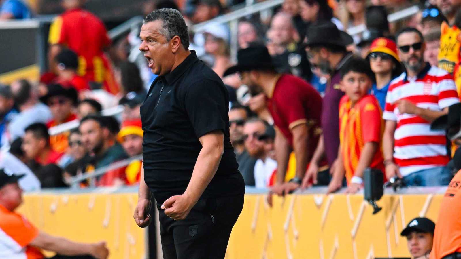 "لفظ صادم" من مدرب الترجي التونسي يفجر غضبا عارما