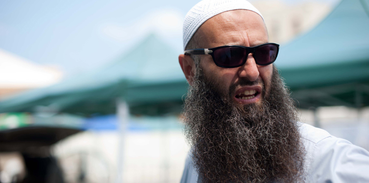 محكمة عسكرية لبنانية تحكم على الشيخ أحمد الأسير بالإعدام