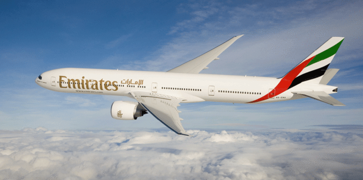 محامٍ يقاضي طيران الإمارات لحصوله على مقعد بجانب رجل بدين(صورة)