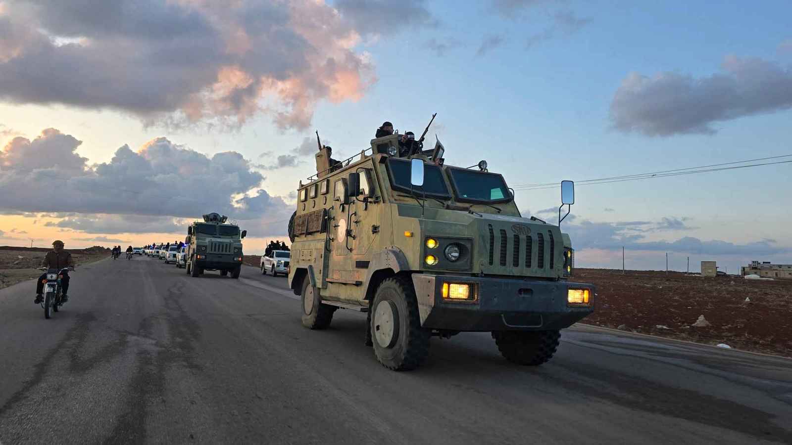 المرصد السوري: حواجز الأمن العام تمنع دخول قوافل إنسانية إلى الساحل