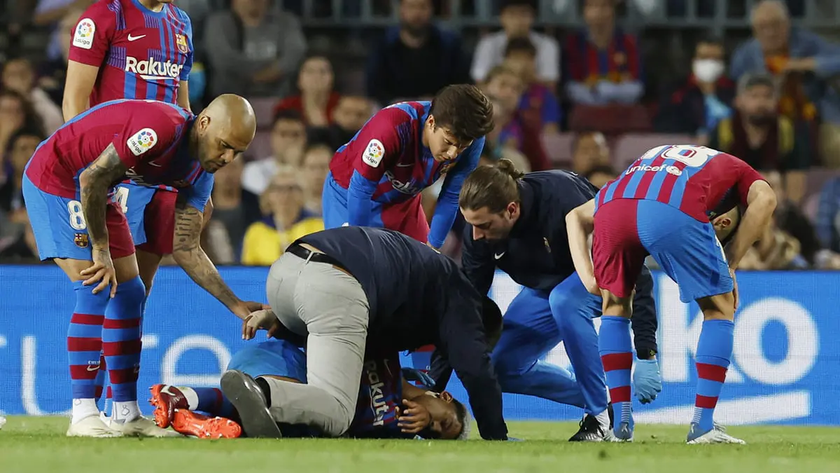 إصابة رونالد أراخو بارتجاج في المخ خلال مباراة برشلونة وسيلتا فيغو (شاهد)