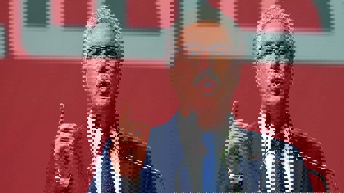 أمين عام حزب العمال التونسي: "النهضة" خربت الديمقراطية وقادت 10 سنوات من الجريمة (فيديو إرم)