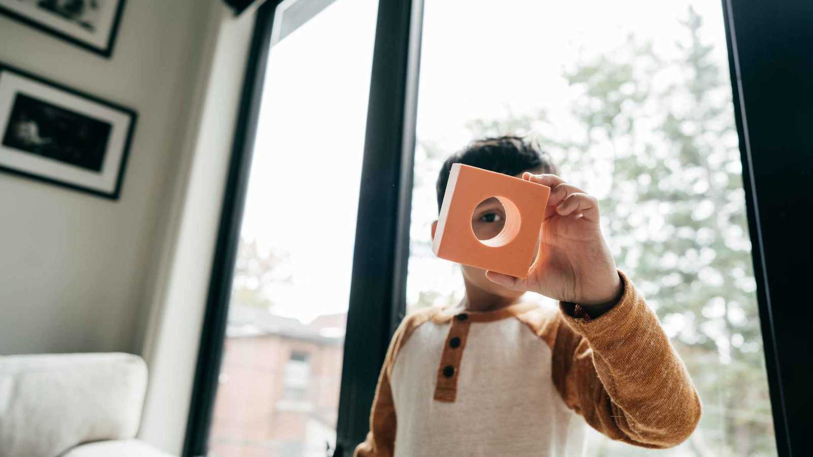 مواد كيماوية في بيئة عمل الوالدين قد ترتبط بزيادة خطر توحد الأطفال