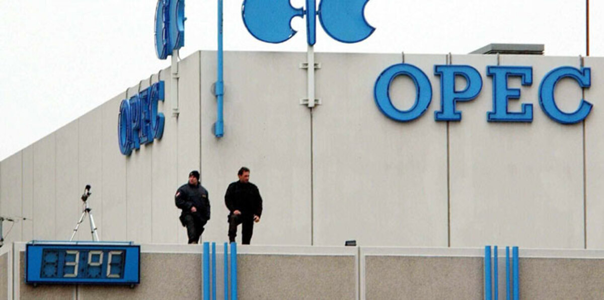 النزاع السعودي الإيراني يبدد فرص اتفاق أوبك على خفض الإنتاج